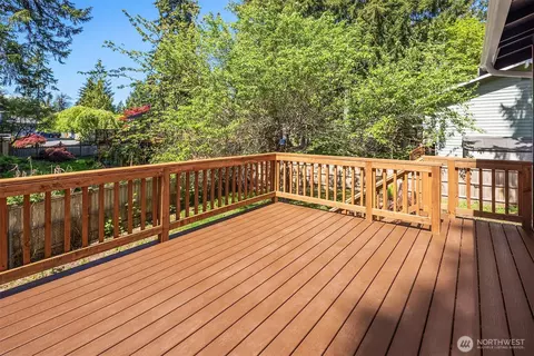 Exterior - 16914 28th Dr SE, Bothell, WA 98012 photo 4 of 5