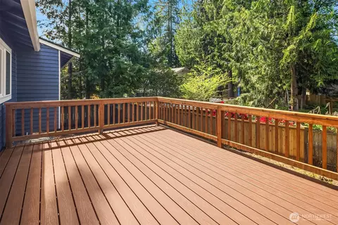 Exterior - 16914 28th Dr SE, Bothell, WA 98012 photo 3 of 5