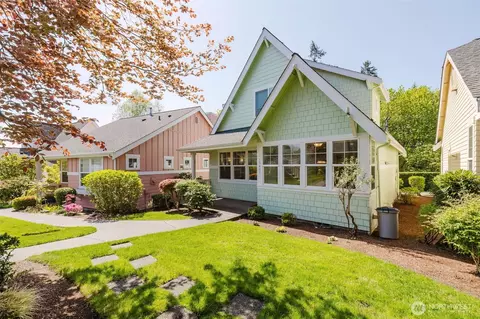 19441 1st Ave NE, Poulsbo, WA 98370