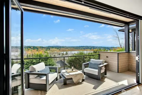 9030 NE 117th Pl, Kirkland, WA 98034