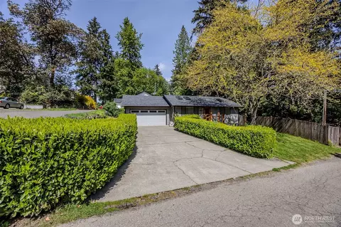 1910 Jackson Dr NW, Bremerton, WA 98312