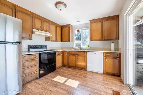 Kitchen - 4120 227th Street Ct E, Spanaway, WA 98387 photo 2 of 2
