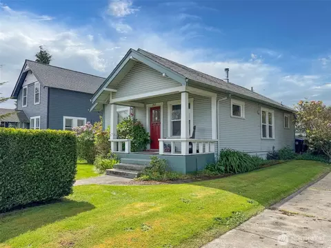 702 E 2nd St, Port Angeles, WA 98362