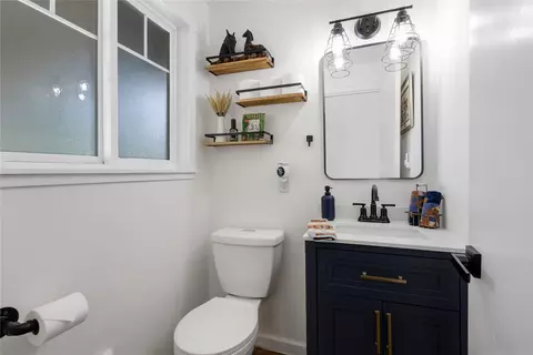 Bath - 8 304th Ave S, Roy, WA 98580 photo 2 of 2