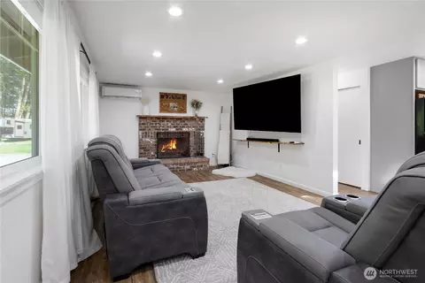 Living - 8 304th Ave S, Roy, WA 98580 photo 2 of 3