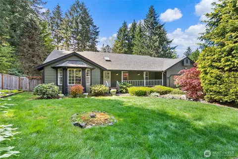 5345 Saint Charles Dr NE, Olympia, WA 98516