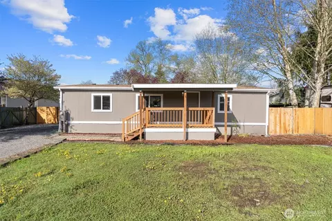204 Cedar Ln, Pacific, WA 98047