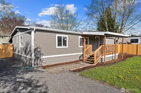 204 Cedar Ln, Pacific, WA 98047 photo 2