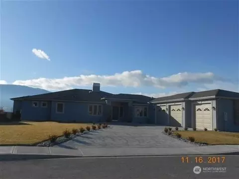 2872 SE Falcon View Dr, East Wenatchee, WA 98802