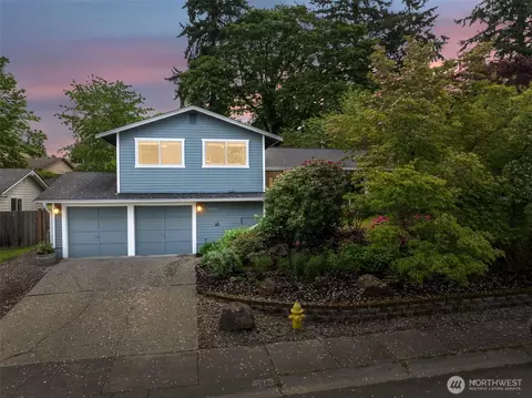 10640 157th Ave NE, Redmond, WA 98052