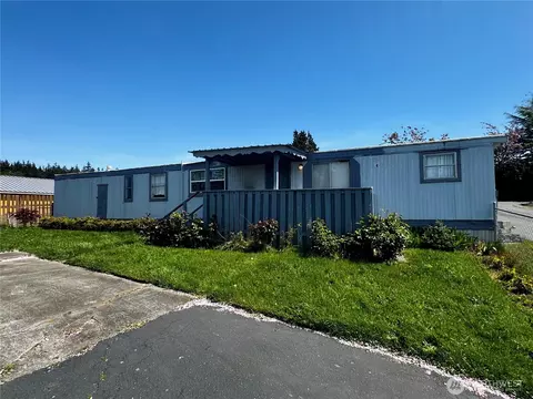 2920 SW Heller Dr #E, Oak Harbor, WA 98277