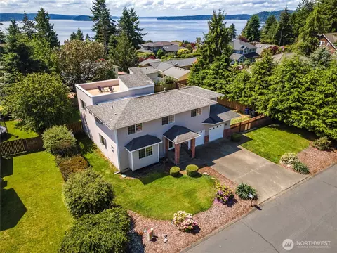 1206 Pilchuck Pl, Fox Island, WA 98333