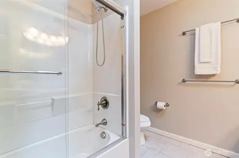 Bath - 14415 26th Dr SE, Mill Creek, WA 98012 photo 4 of 5