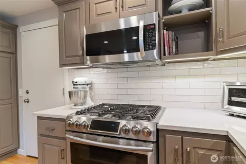 Kitchen - 14415 26th Dr SE, Mill Creek, WA 98012 photo 3 of 4