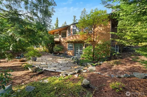 313 Willapa Pl, La Conner, WA 98257