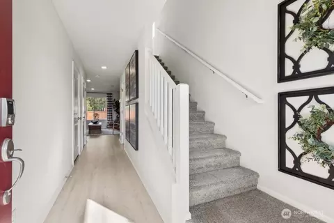 Entry Way - 136 Pine Hollow Dr, Chehalis, WA 98532 photo 1 of 2