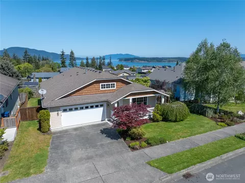4010 W 5th St, Anacortes, WA 98221