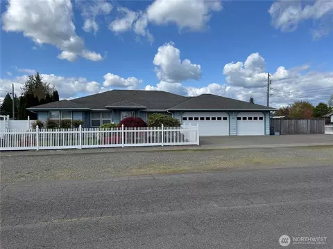 182 Dundass Ave, Buckley, WA 98321