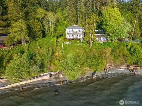 17878 Cobahud Rd, La Conner, WA 98257