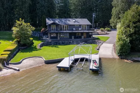 21615 Snag Island Dr E, Lake Tapps, WA 98391