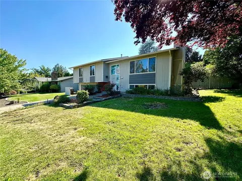 826 Carriage Hill Dr, Yakima, WA 98908