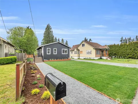 Exterior - 7822 Beverly Blvd #B, Everett, WA 98203 photo 2 of 5