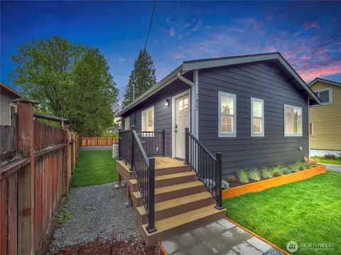 Exterior - 7822 Beverly Blvd #B, Everett, WA 98203 photo 1 of 5