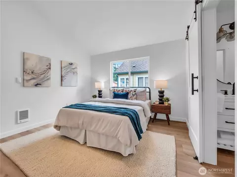 Bedroom - 7822 Beverly Blvd #B, Everett, WA 98203 photo 2 of 3