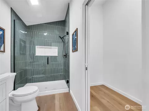 Bath - 7822 Beverly Blvd #B, Everett, WA 98203 photo 2 of 3