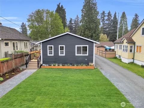 Exterior - 7822 Beverly Blvd #B, Everett, WA 98203 photo 3 of 5