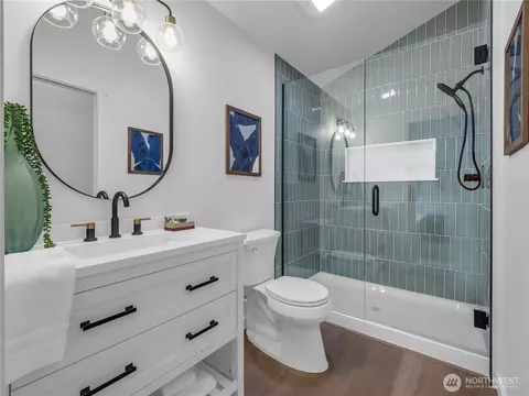 Bath - 7822 Beverly Blvd #B, Everett, WA 98203 photo 1 of 3