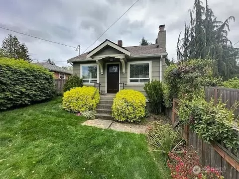 10530 Ashworth Ave N, Seattle, WA 98133
