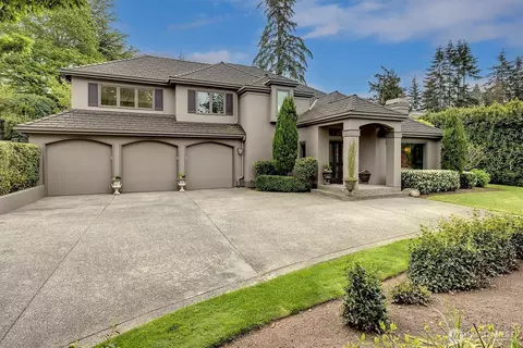 9011 Points Dr NE, Clyde Hill, WA 98004