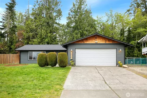 7005 Thebes St NE, Bremerton, WA 98311