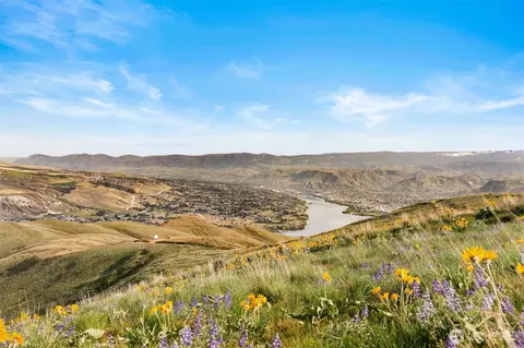 6894 Burch Mountain Rd, Wenatchee, WA 98801