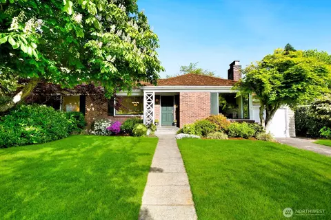 1910 34th Ave W, Seattle, WA 98199