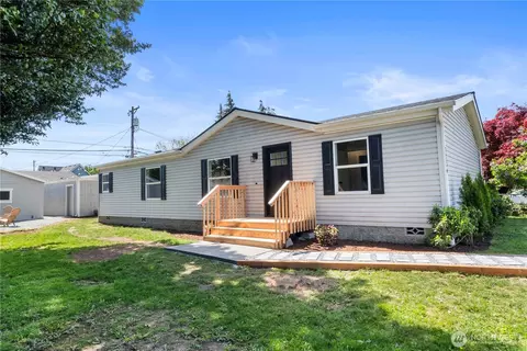 1136 34th St S, Tacoma, WA 98418
