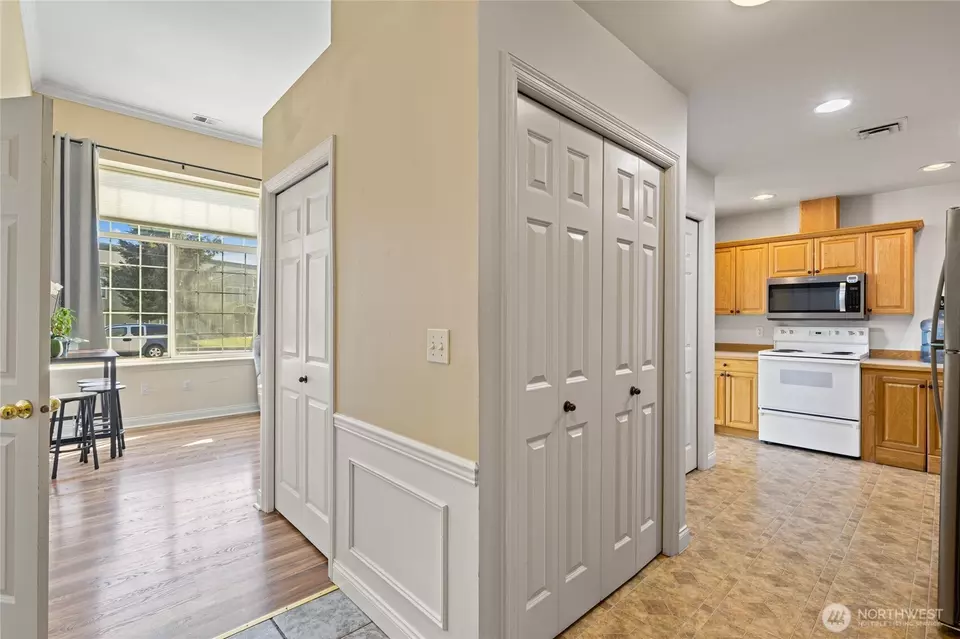 Entry Way - 202 E Third St #113, Cle Elum, WA 98922 photo 3 of 5