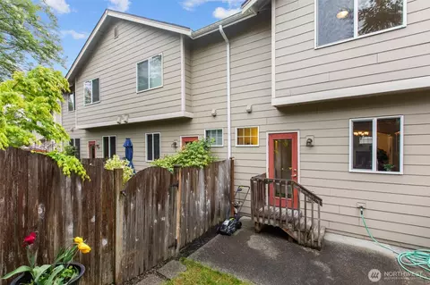 Exterior - 532 Pilchuck Path, Everett, WA 98201 photo 4 of 8