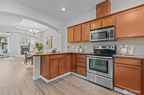 Kitchen - 532 Pilchuck Path, Everett, WA 98201 photo 1 of 4