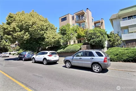 5642 California Ave SW #1, Seattle, WA 98136