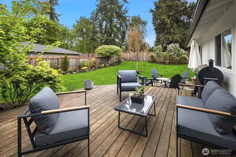 Exterior - 19130 94th Pl NE, Bothell, WA 98011 photo 2 of 6