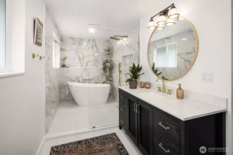 Bath - 19130 94th Pl NE, Bothell, WA 98011 photo 1 of 3