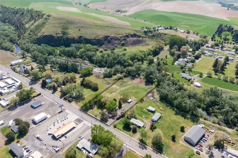 686 Preston Ave, Waitsburg, WA 99361