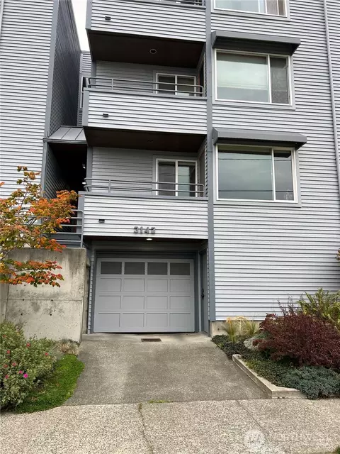 3142 Alki Ave SW #403, Seattle, WA 98116