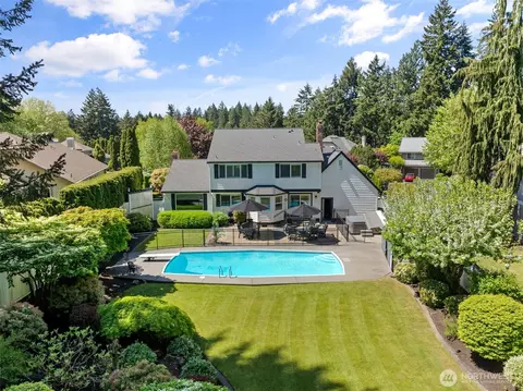 6911 65th Ave W, Lakewood, WA 98499