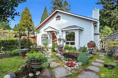 12030 35th Ave NE, Seattle, WA 98125
