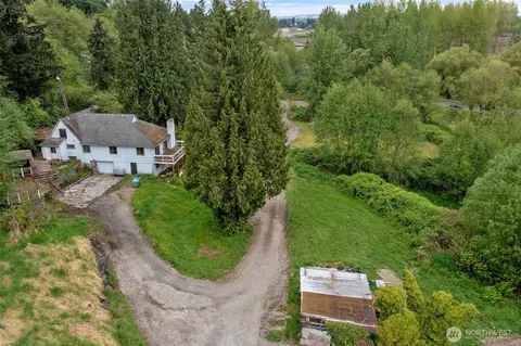 3012 W Pioneer Ave, Puyallup, WA 98371