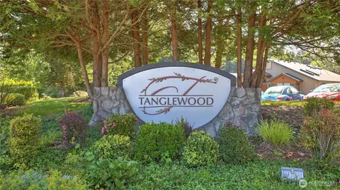 25025 SE Klahanie Blvd #L104, Issaquah, WA 98029