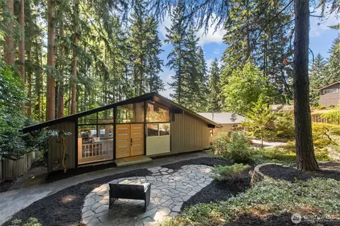 18265 47th Pl NE, Lake Forest Park, WA 98155